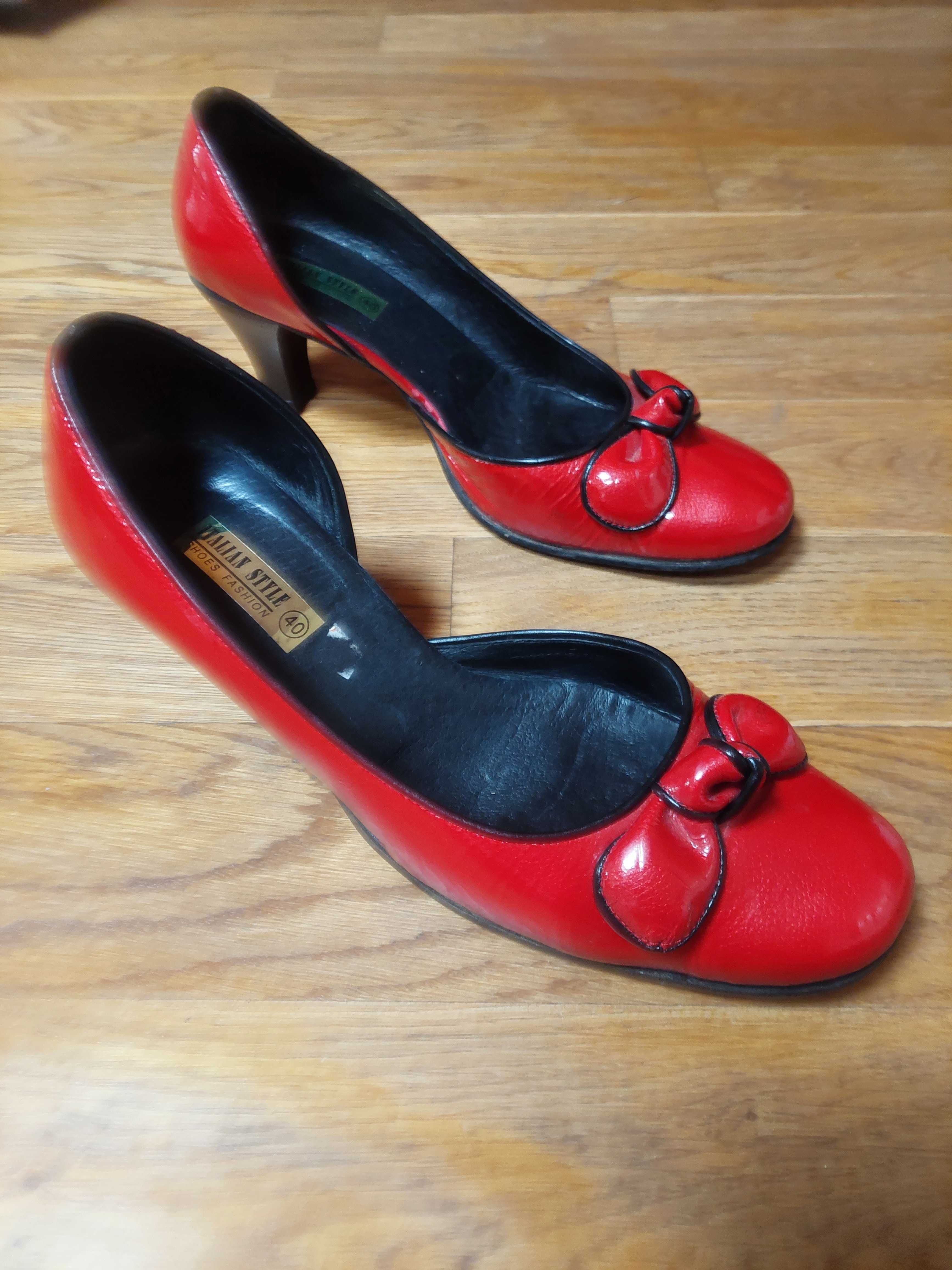 Czerwone buty 40 na obcasie z kokardką Italian Style