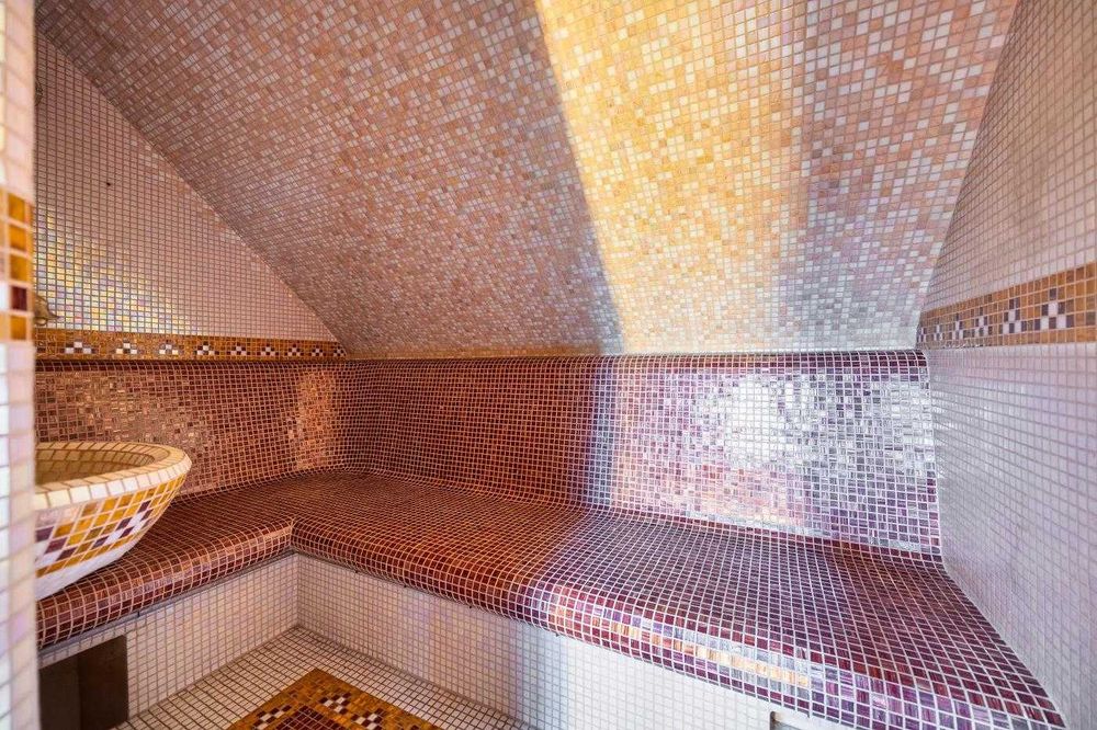 Готель / Авторський ремон / Кропивницька / Східниця