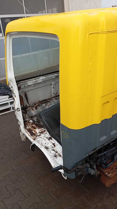 Kabina Nissan Cabstar 07