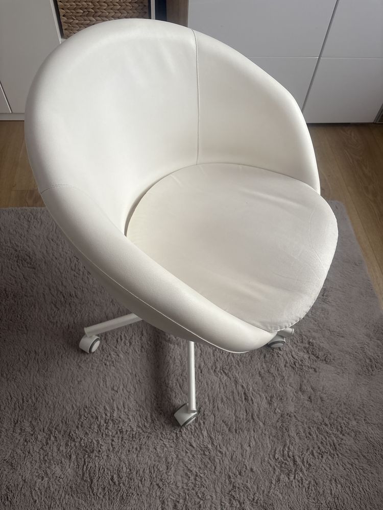 Krzeslo obrotowe IKEA- bardzo wygodne!!!