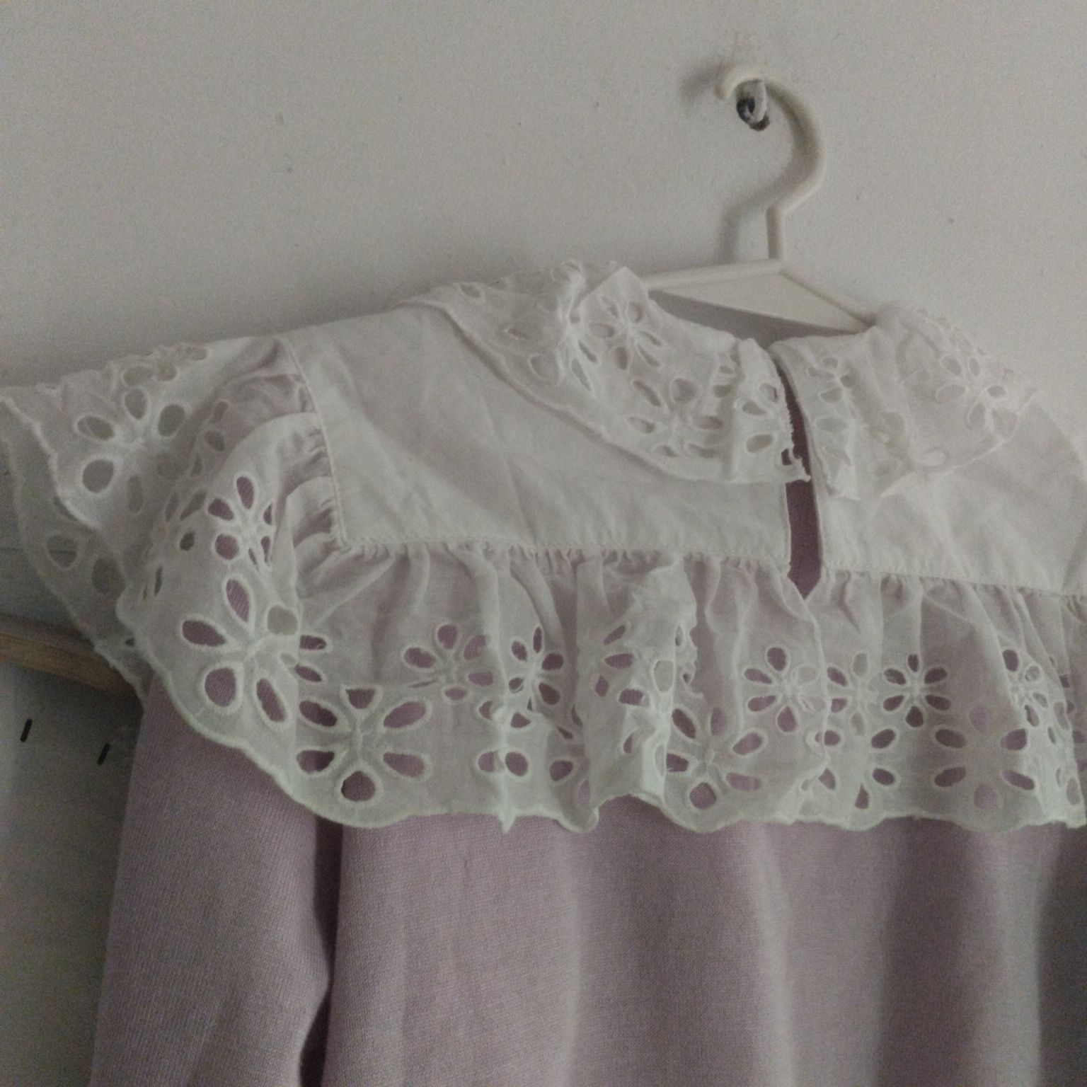 Sweter cienkiego z viskozy