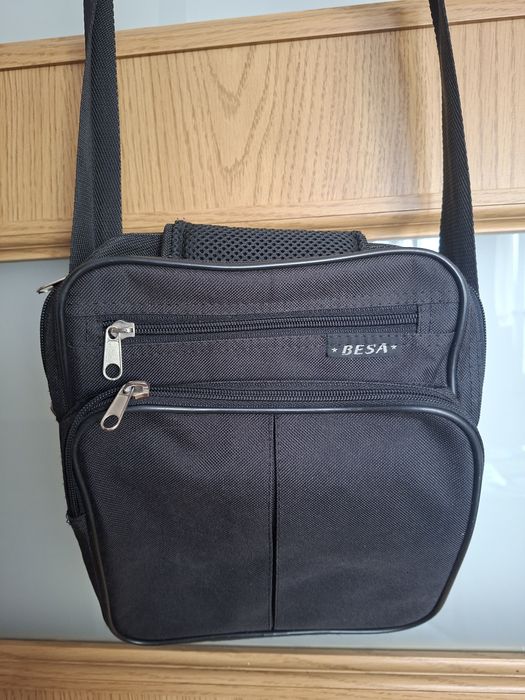 Mniejsza torba męska na ramię Besa