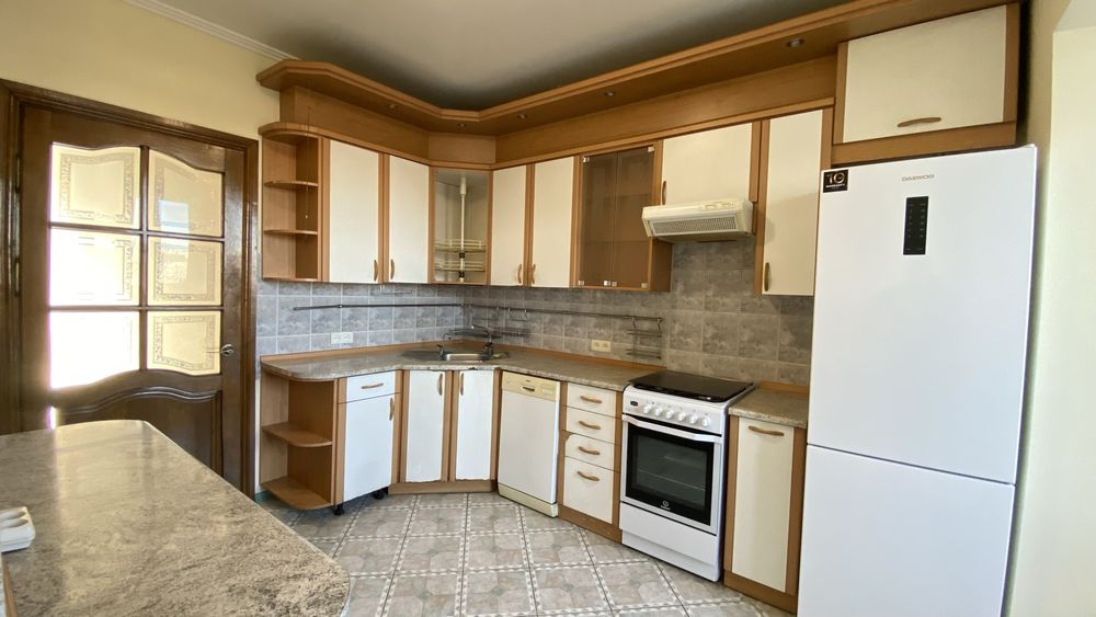 Продаж 4-кімнатної квартири в центрі міста | 130 м² | Камін