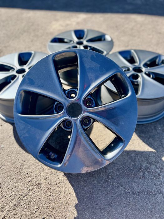 Диски легкосплавні 5x114.3 r16 et47 Megane Scenic Trafic Duster Nissan