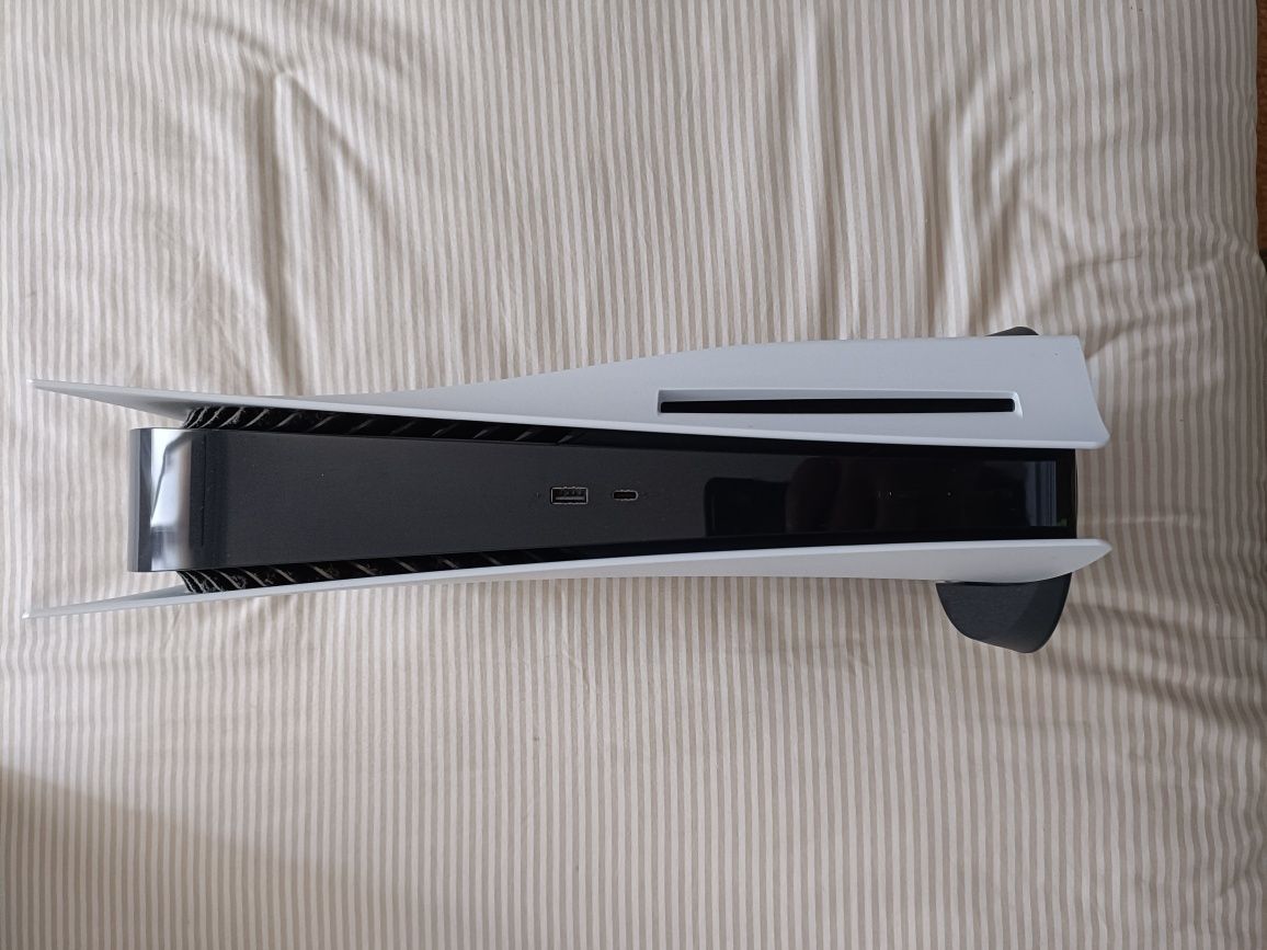 PlayStation 5 / 825 G + Monitor GAM LG 27GN60R