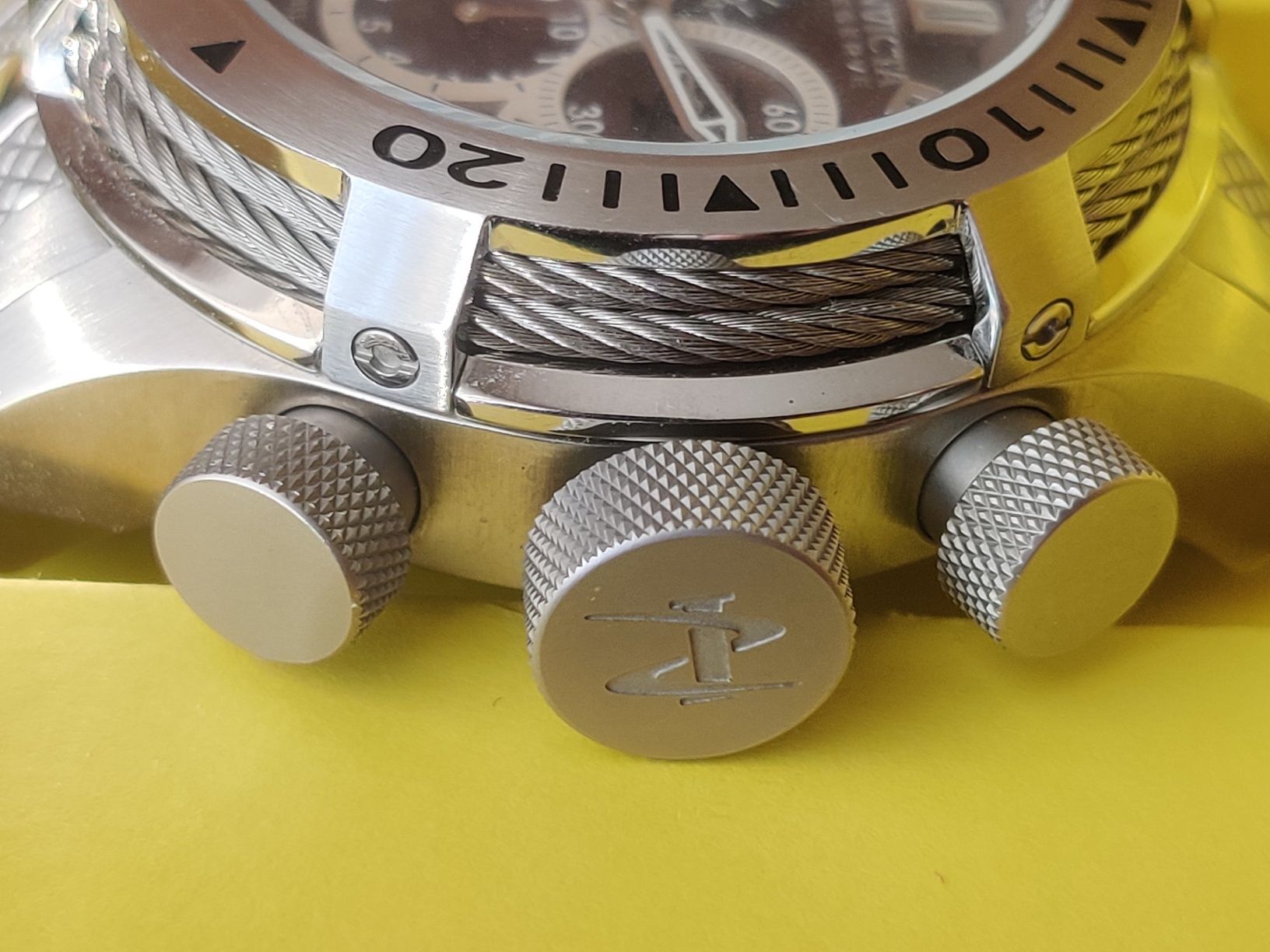 Часы швейцарские INVICTA Reserve Bolt 11599 Swiss Made.