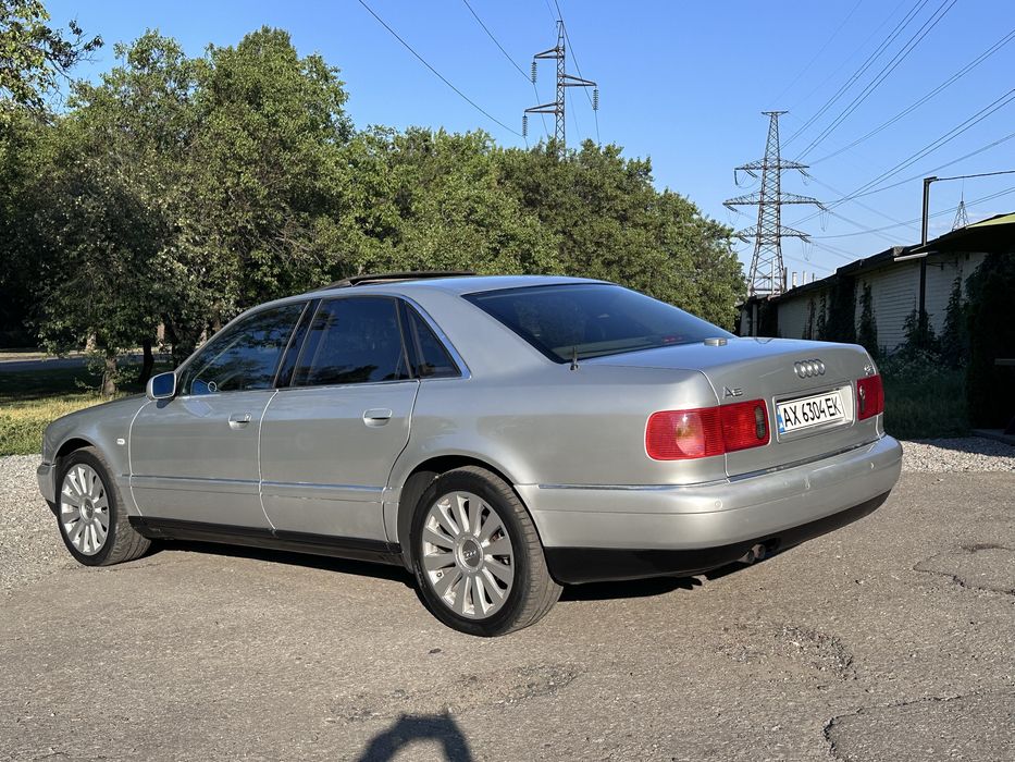 Продам Audi A8 D2