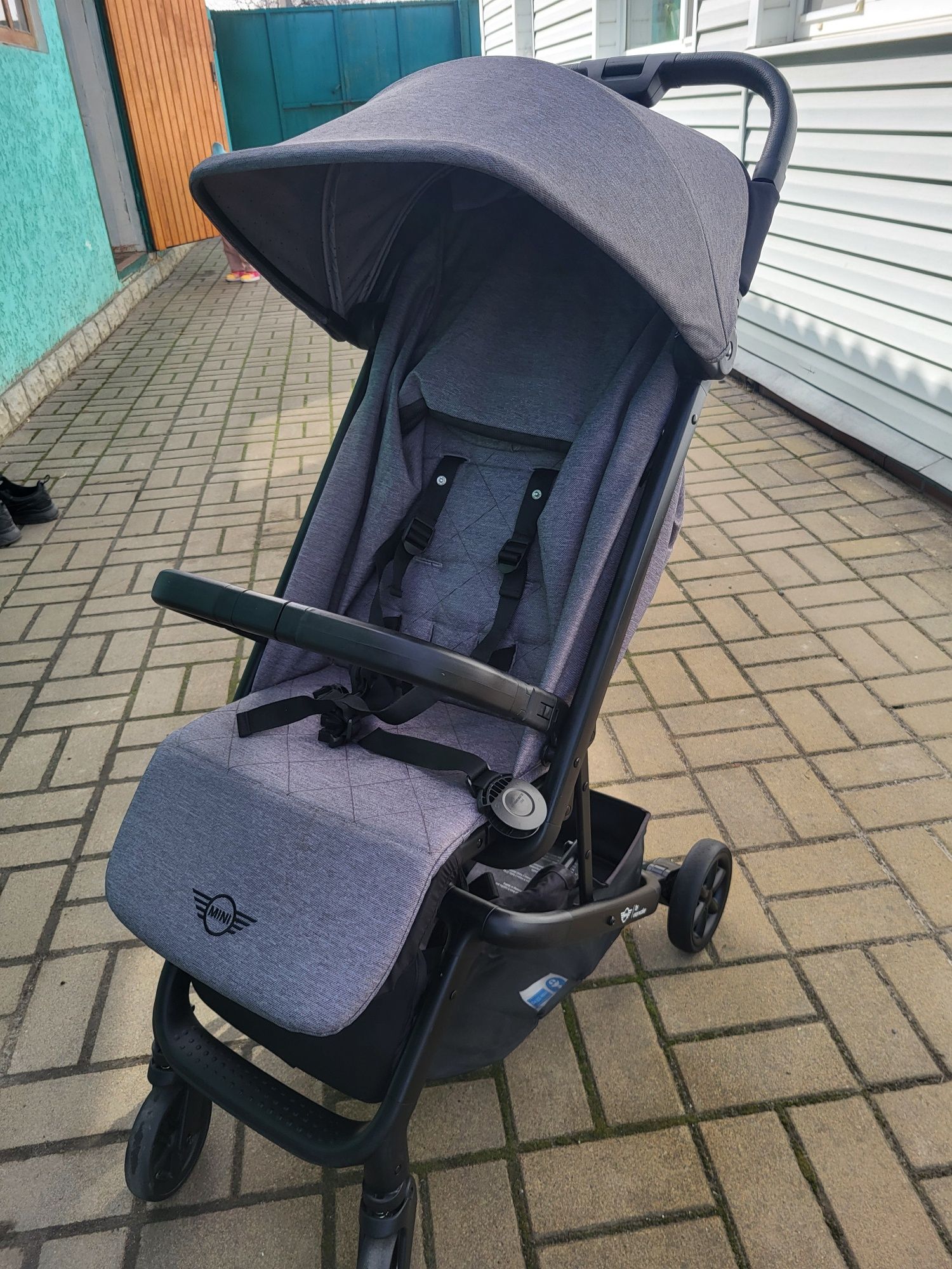 Продам коляску дитячу Easy Walker Buggy GO MINI