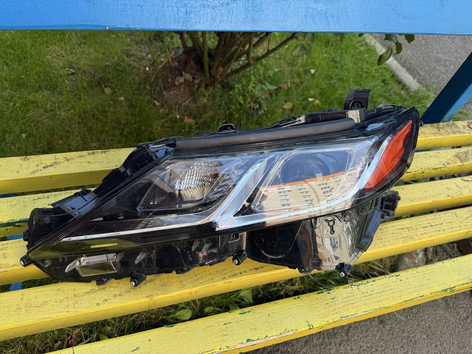 Фара передня ліва на Toyota Camry 70 (XV70) USA (2018+) SE