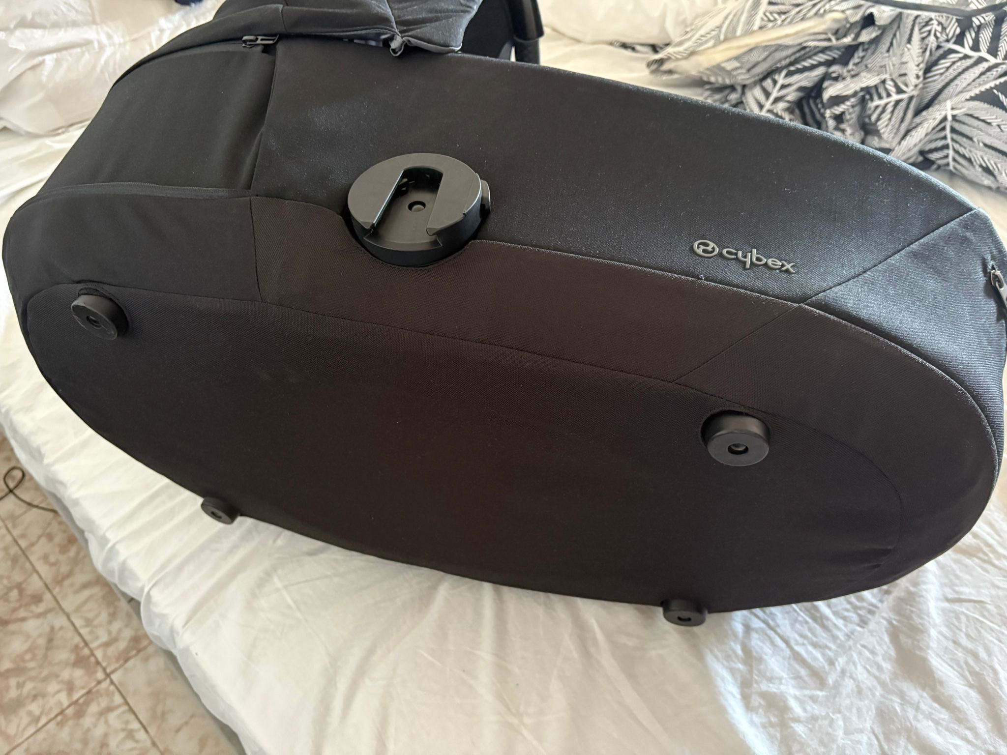 Alcofa Cybex para Myos com capa para a chuva