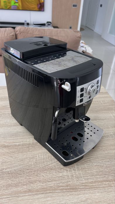 Maquina Café Delonghi Magnifica S Preta