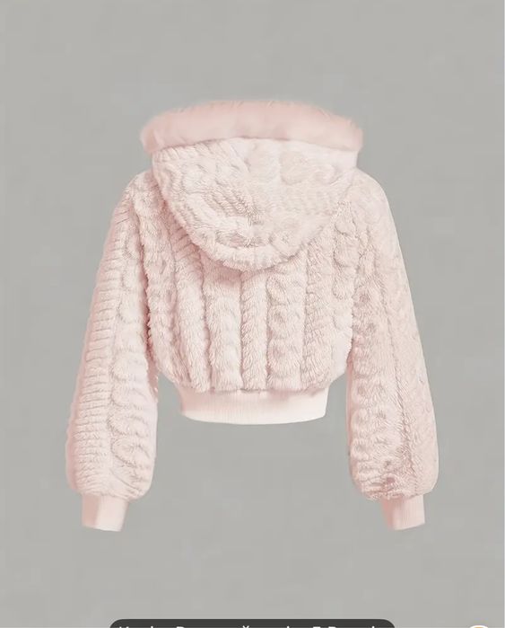 Милая, пушистая куртка,на каждый день