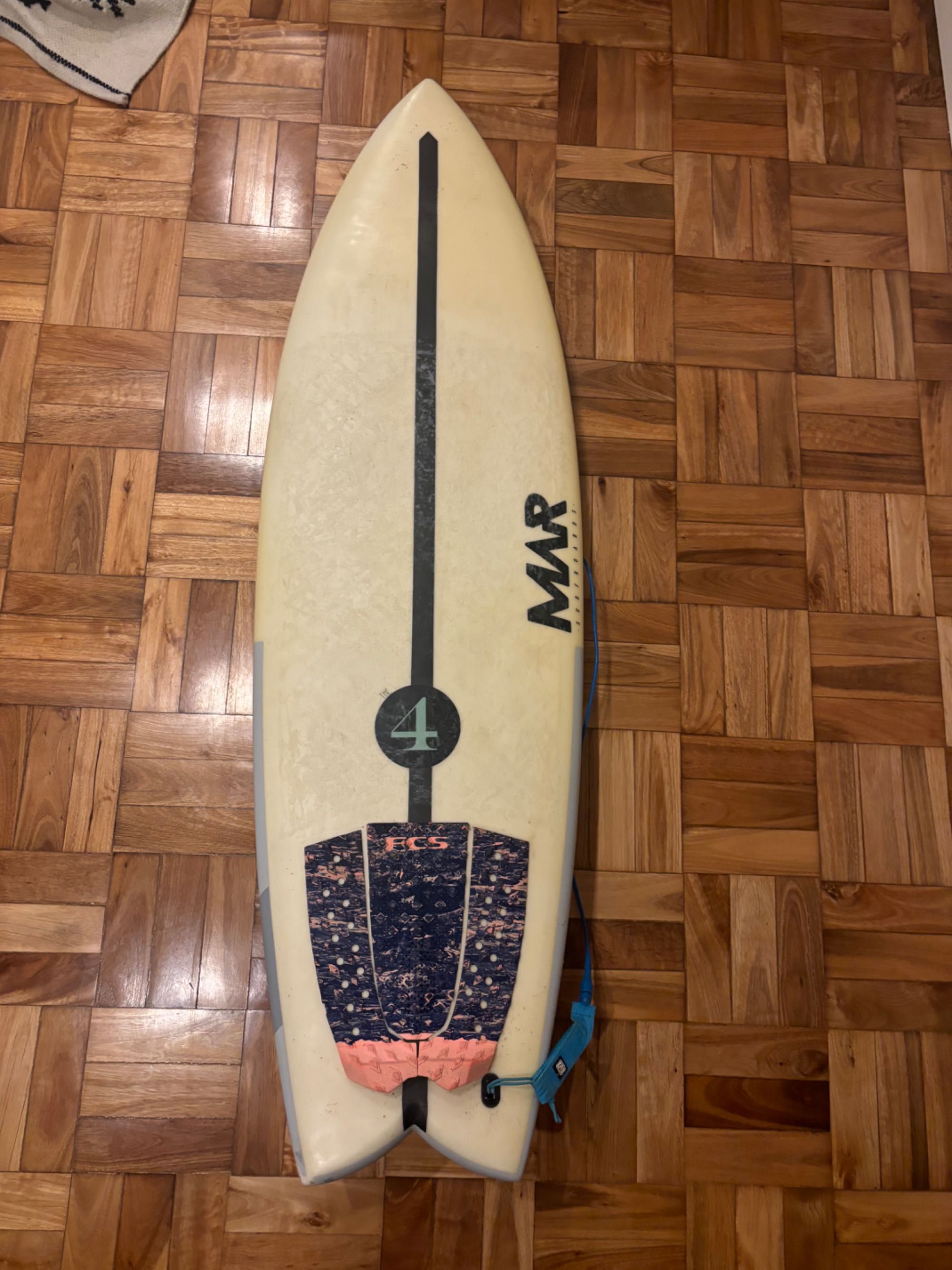Prancha de Surf MAR „The 4“ 28,8l
