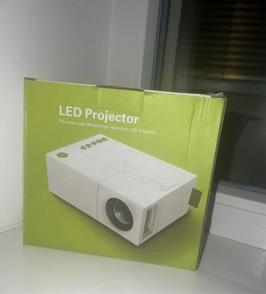 Проектор Led Projector YG310 мультимедійний