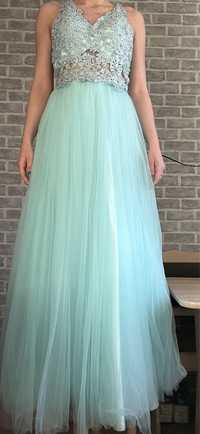 Piękna długa sukienka rozmiar M kolor miętowy