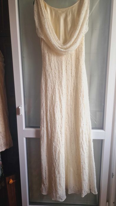 Жіночі плаття,Жіночі сукні