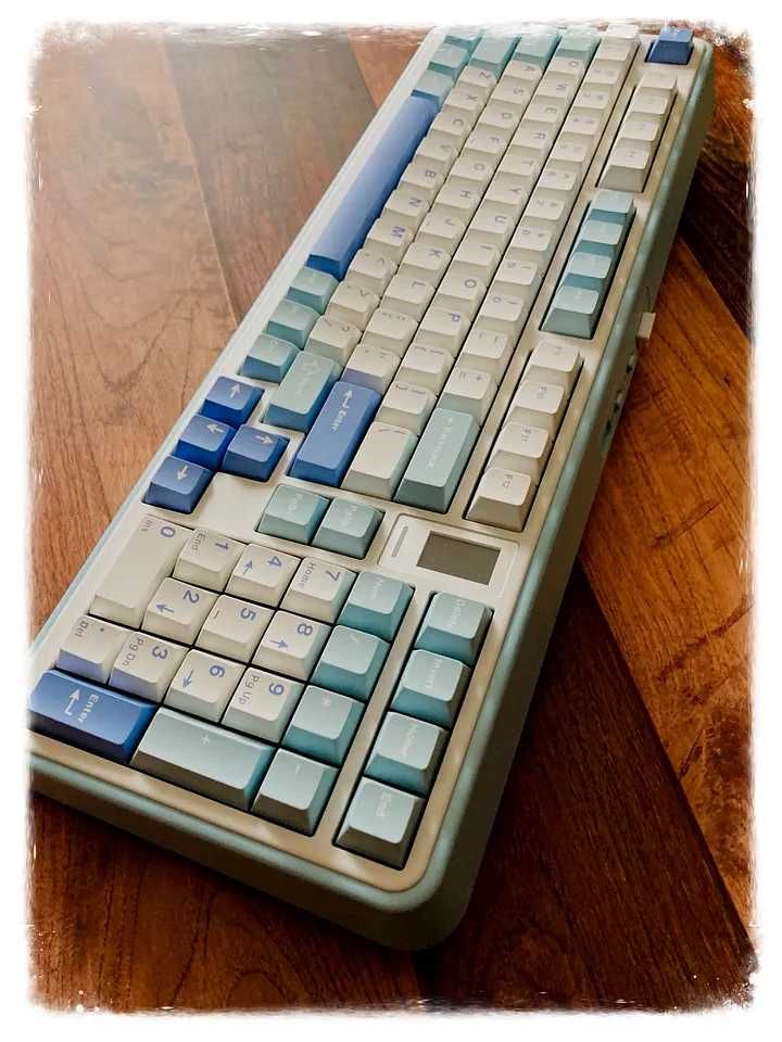 Mechlands Vibe99 tri-mode 1800 layout 1k polling