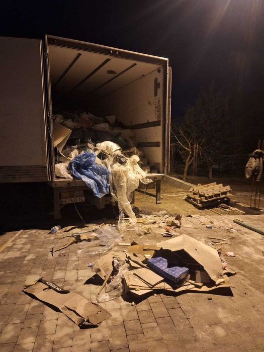 Вивіз сміття ЗА ГОДИНУ листя, доставка землі послуги спецтехніки Львів