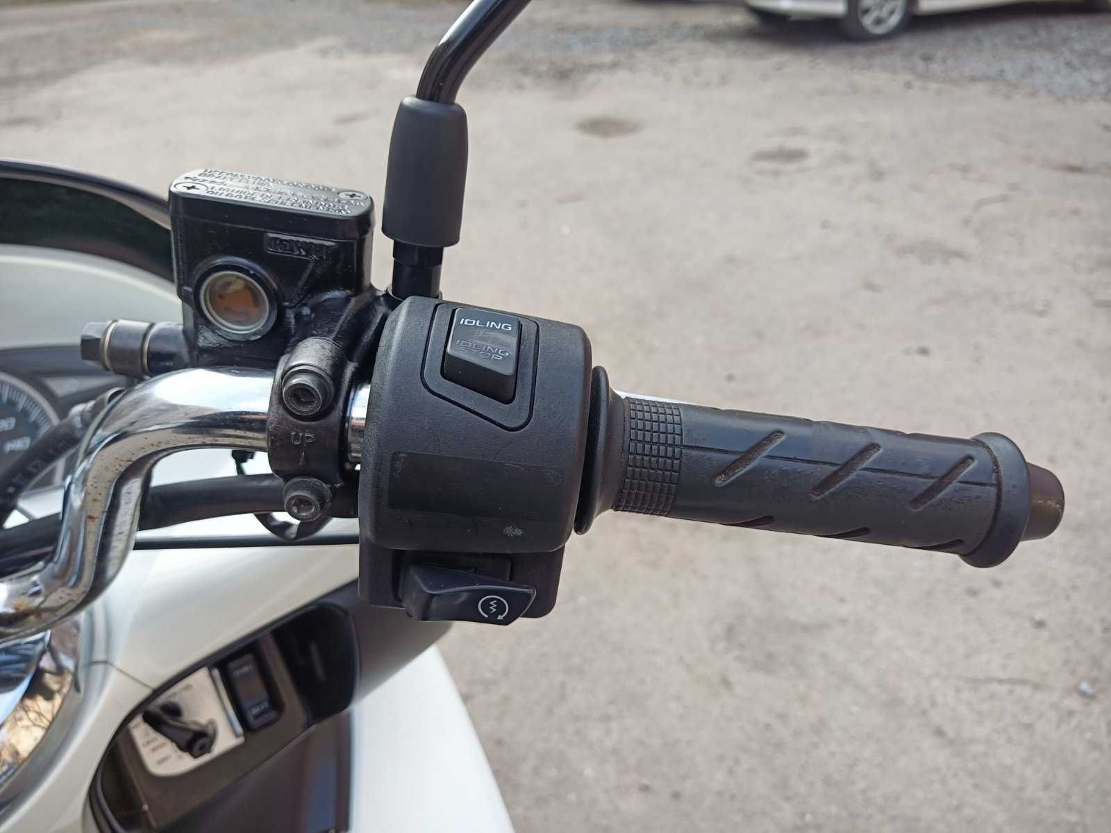 Honda PCX 125 скутер