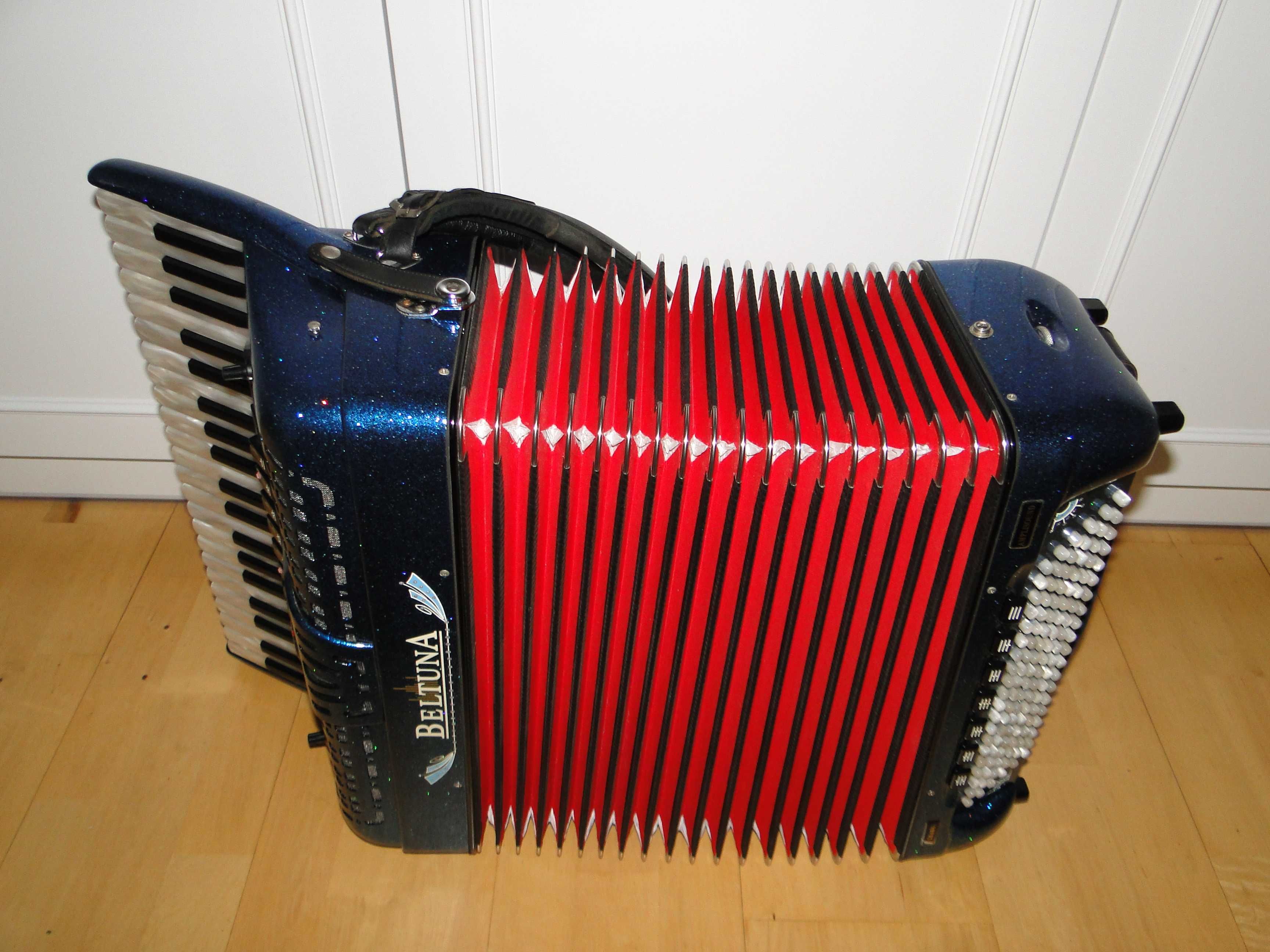 Genialny Włoski Akordeon BELTUNA LEADER AMPLISOUND+System Mikrofonowy