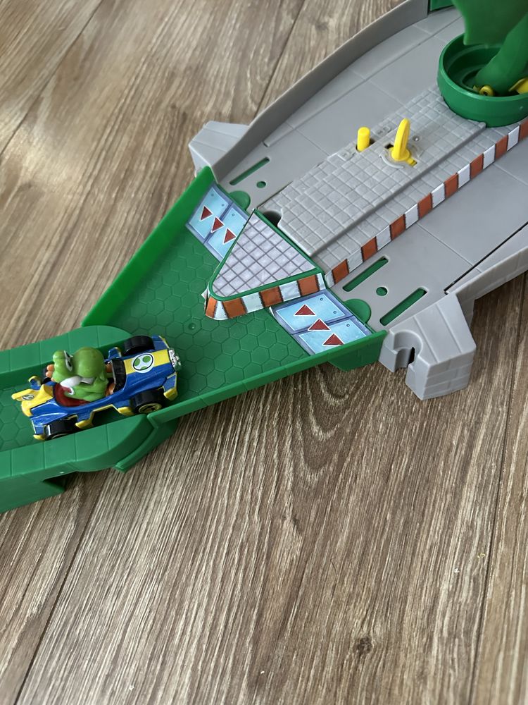 Hot wheels mario zestaw z autkiem bdb