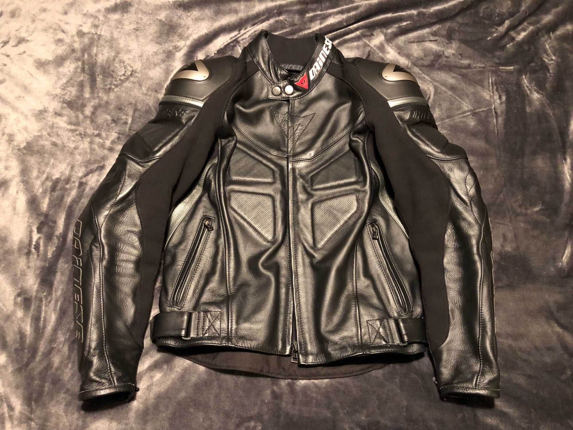 Casaco DAINESE modelo G. AVRO