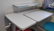 Biurko dla dzieci ergonom. regulacja wysokości+półka+ergonom. krzesło.
