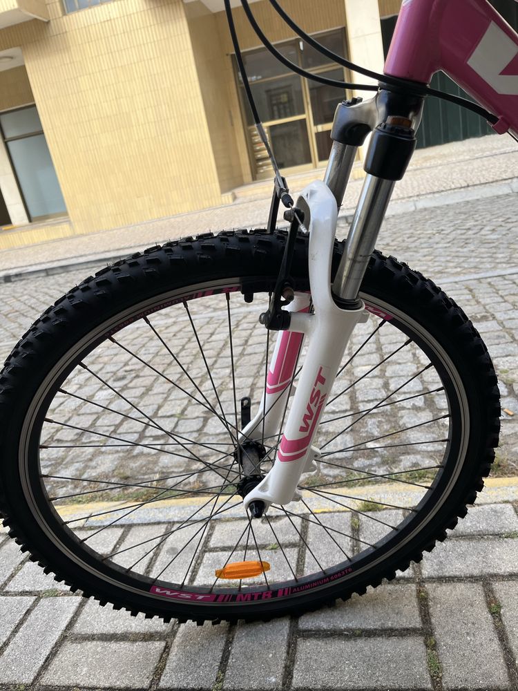 Bicicleta nova feminina adolescente