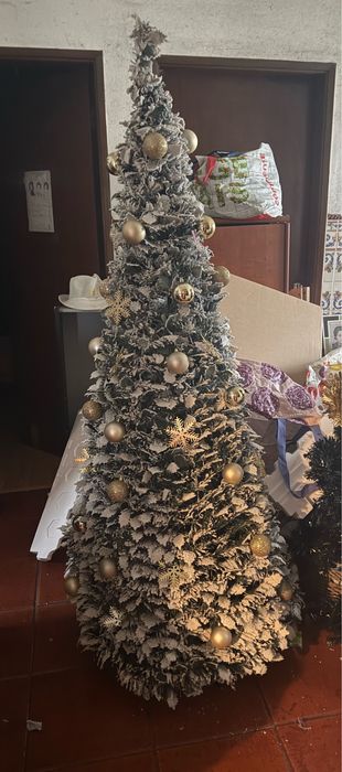 Arvore de natal com enfeites