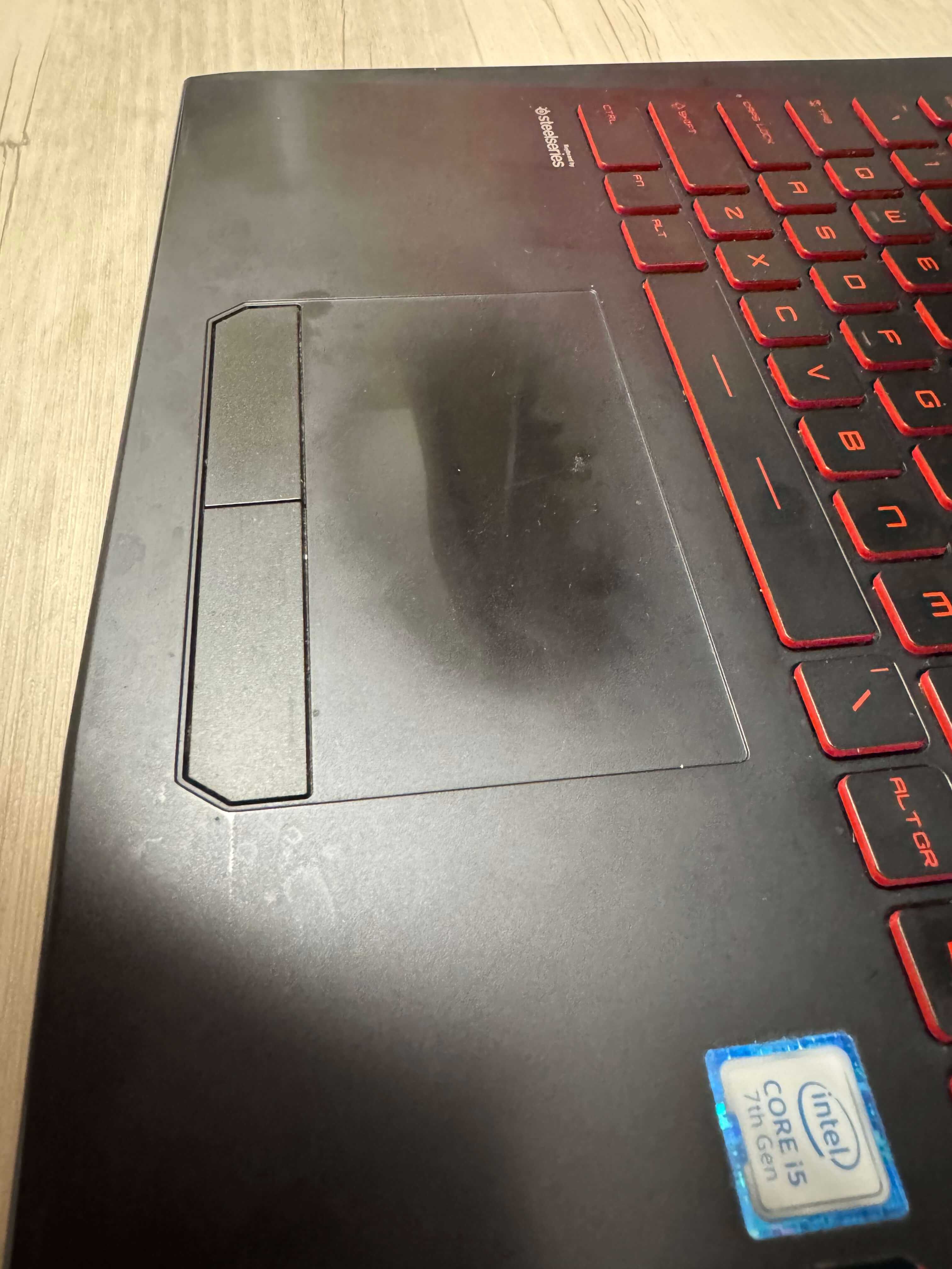 Laptop MSI GL62M 7RDX  15,6” i5-7300HQ GTX 1050 8GB RAM