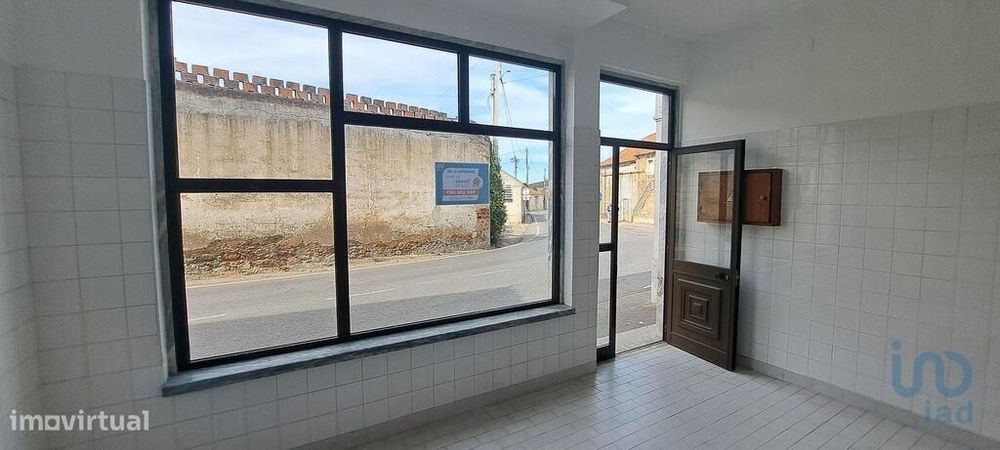 Loja / Estabelecimento Comercial em A dos Cunhados e Maceira de 30,00