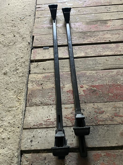 Поперечки багажник на дах на рейлінги оренда