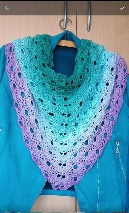 Nowa ciepła chusta trójkątna ombre szydełko idealna na prezent