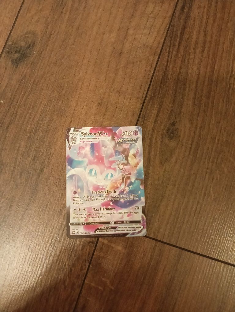 Oryginalna karta pokemon go ,, Sylveon v max''