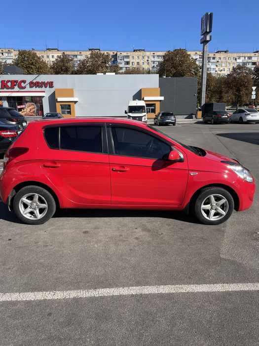 продам Хюндай і20 автомат