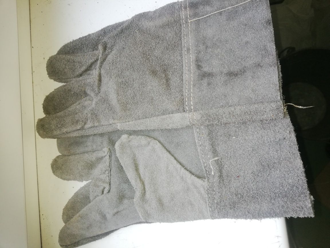 Продам перчатки кожаные рабочие