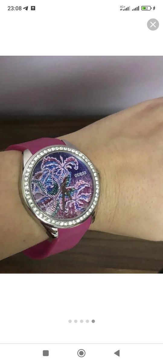 Шикарные часы Guess