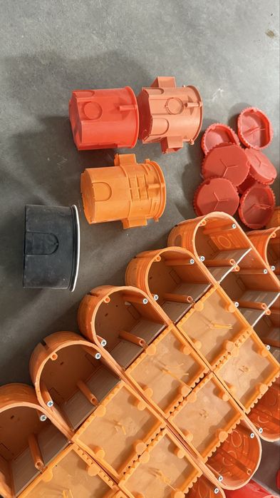 Zestaw puszek elektrycznych - komplet plus gratisy