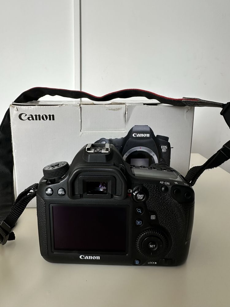 Продам повнокадровий фотоапарат Canon 6D Wi-fi