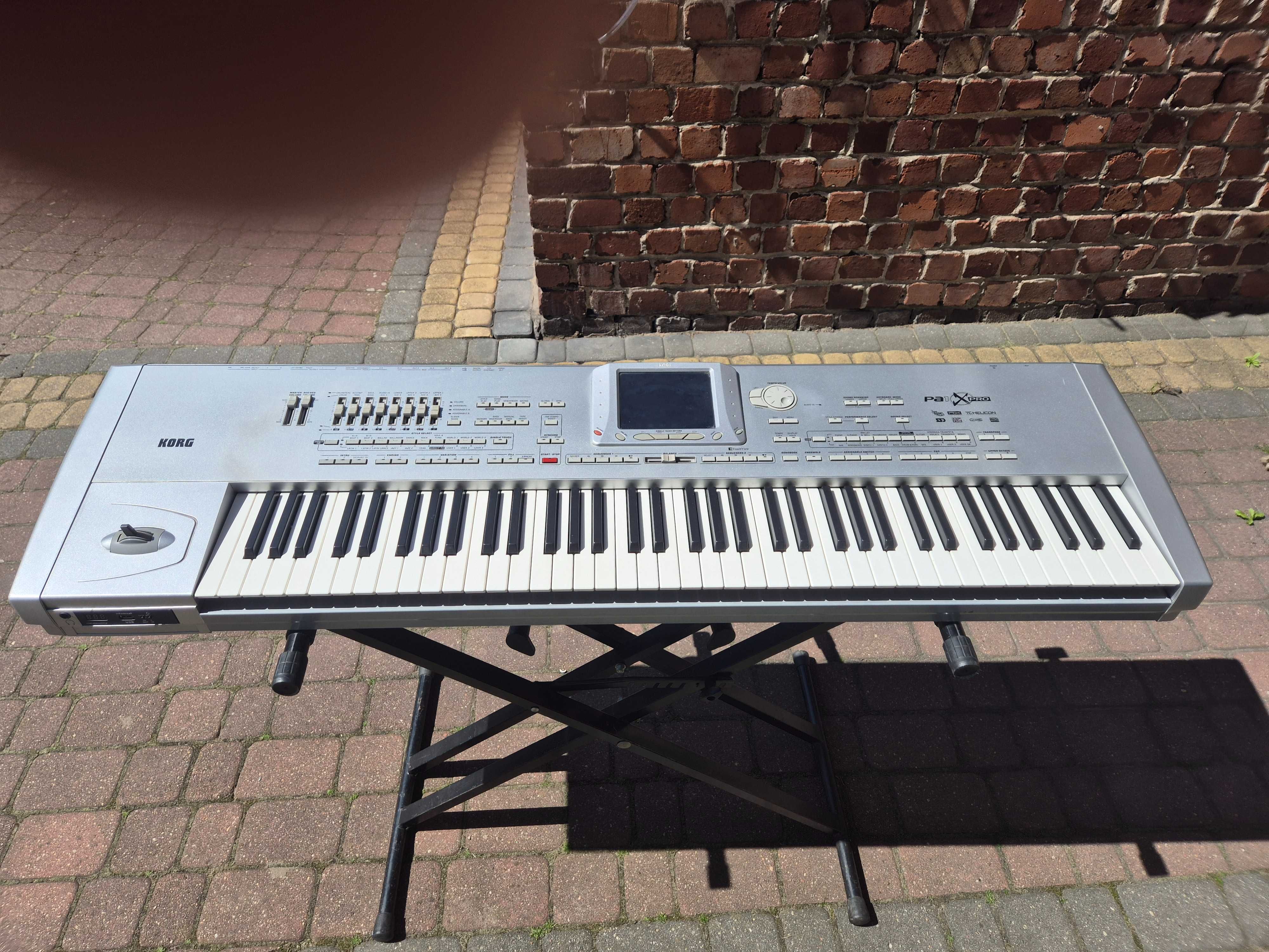 Sprzedam Korg Pa1X pro
