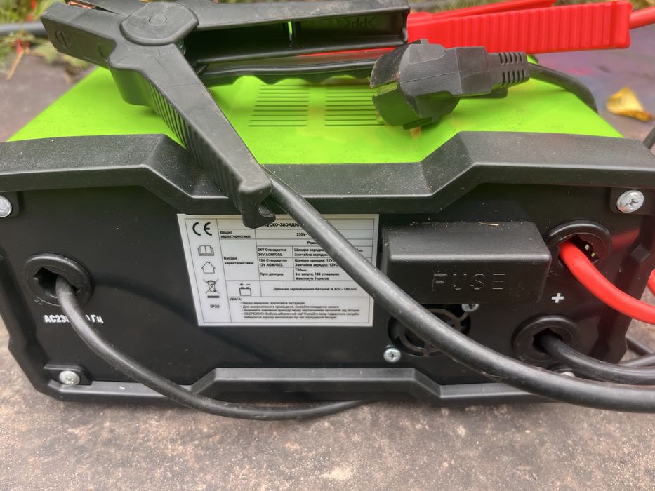 Пуско-зарядний пристрій, 12-24V, фірми Armer  та DK