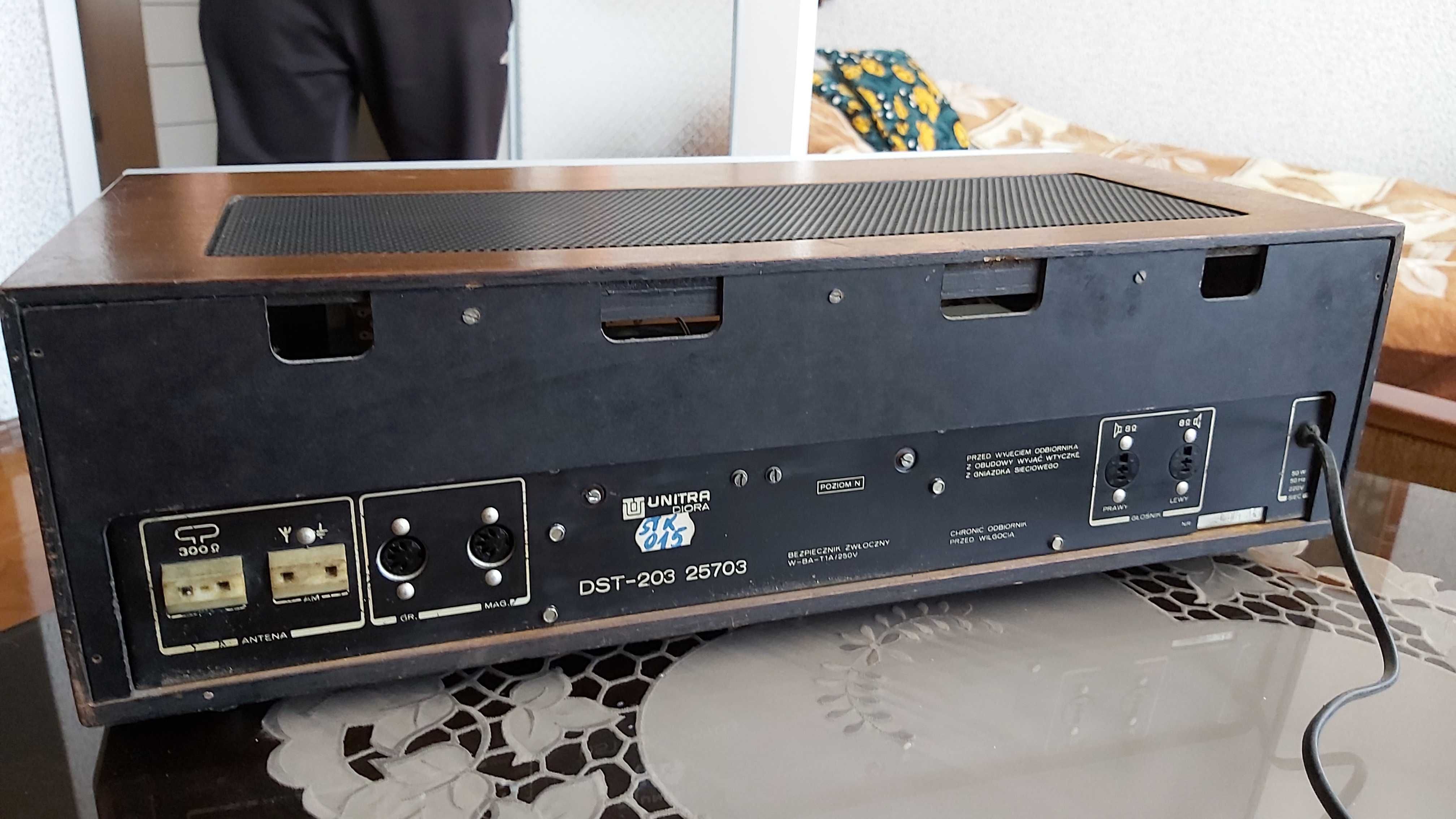 radio elizabeth dst - 203 z 1976 roku