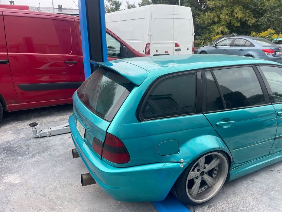Spoiler spojler lotka na klapę szybę bmw e46 touring laminat