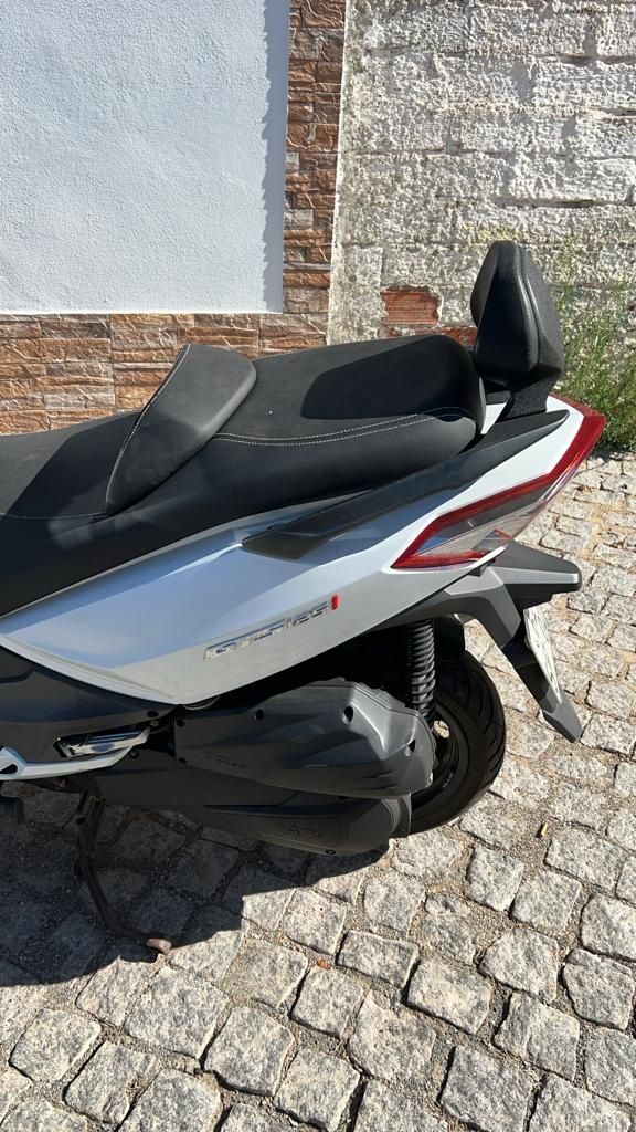 Scooter SYM GT125i como nova