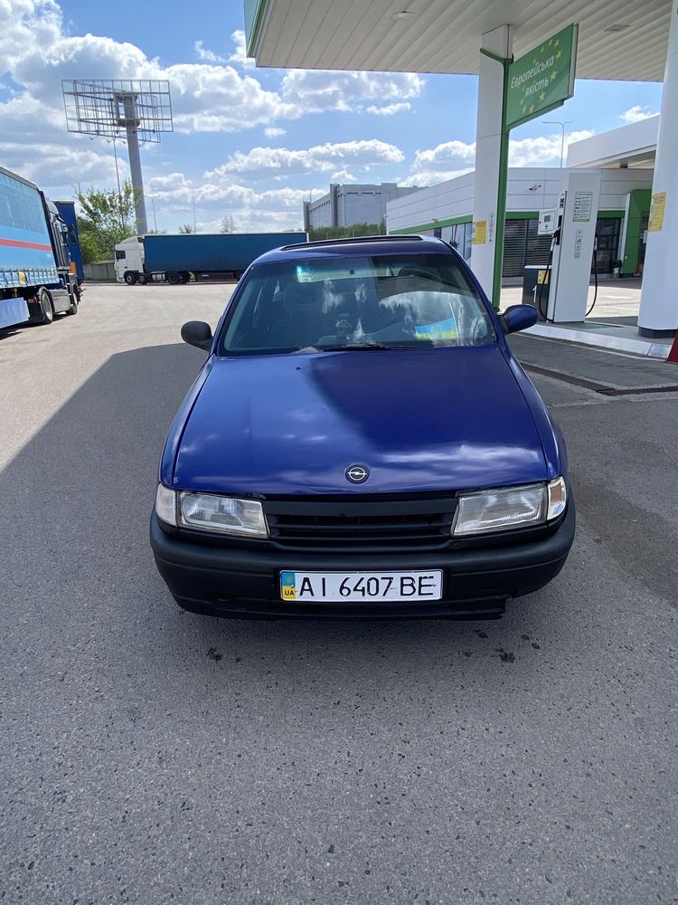 Opel Vectra A 1991 год
