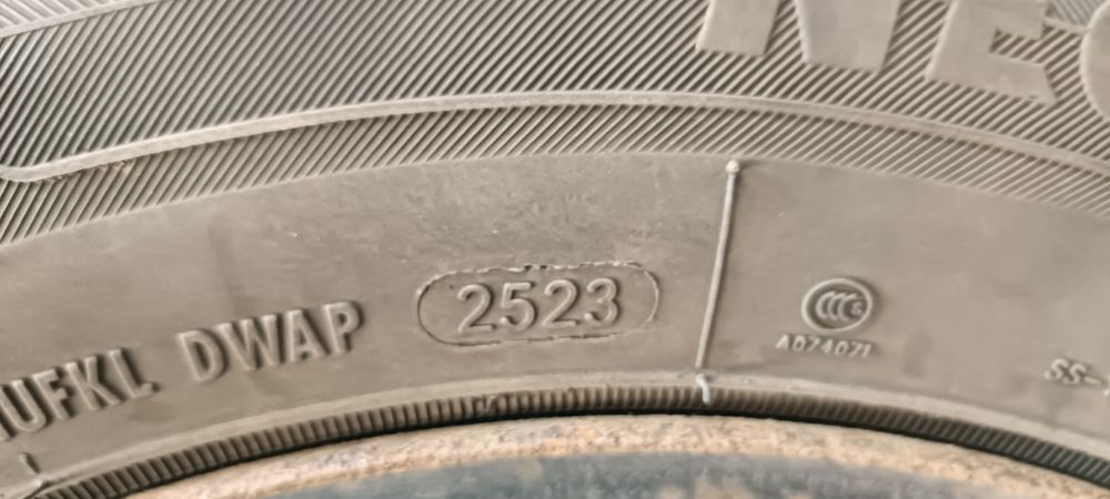 Opony zimowe 195/65/15 Koła kompletne