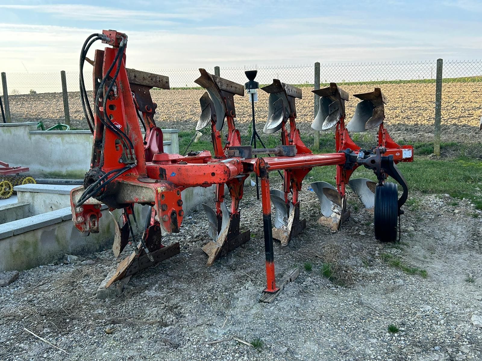 Kuhn Multimaster  121 pług obrotowy lemken kverneland