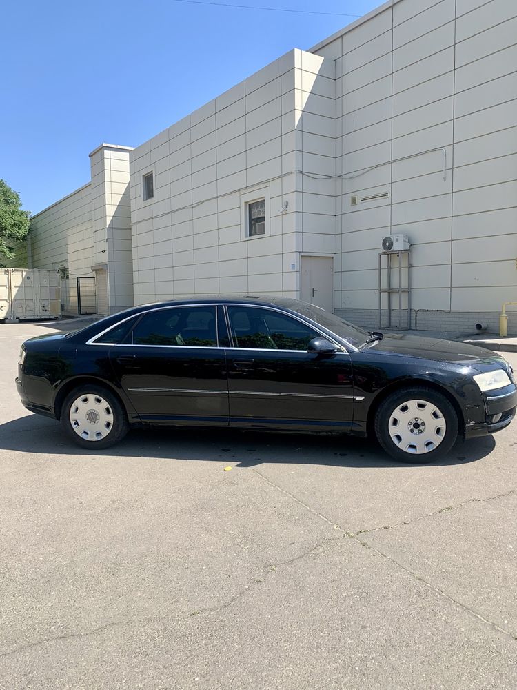 Продам audi a8 long 2004 год