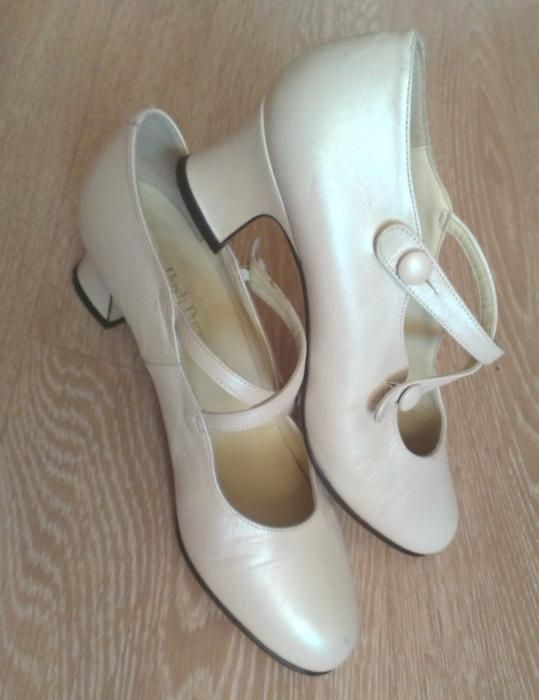 ТУФЛІ білі Hush Puppies 37 шкіряні