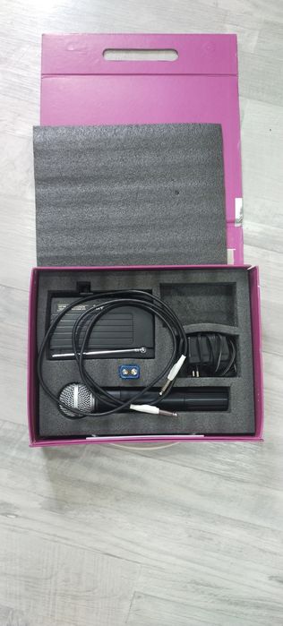 Мікрофон радіо .